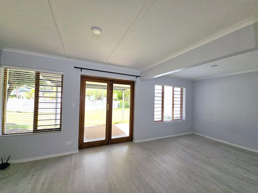 2 Bedroom Property for Sale in Paradise Beach Eastern Cape